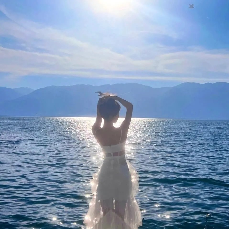 神秘小镇 海报